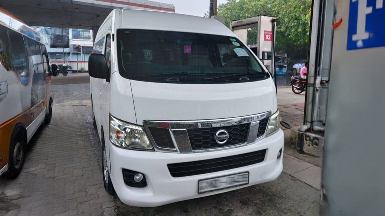 mini-bus-high-roof-13