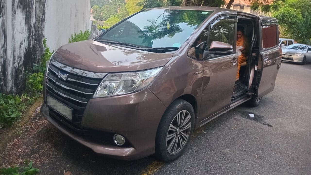 mini-bus-short-roof-06