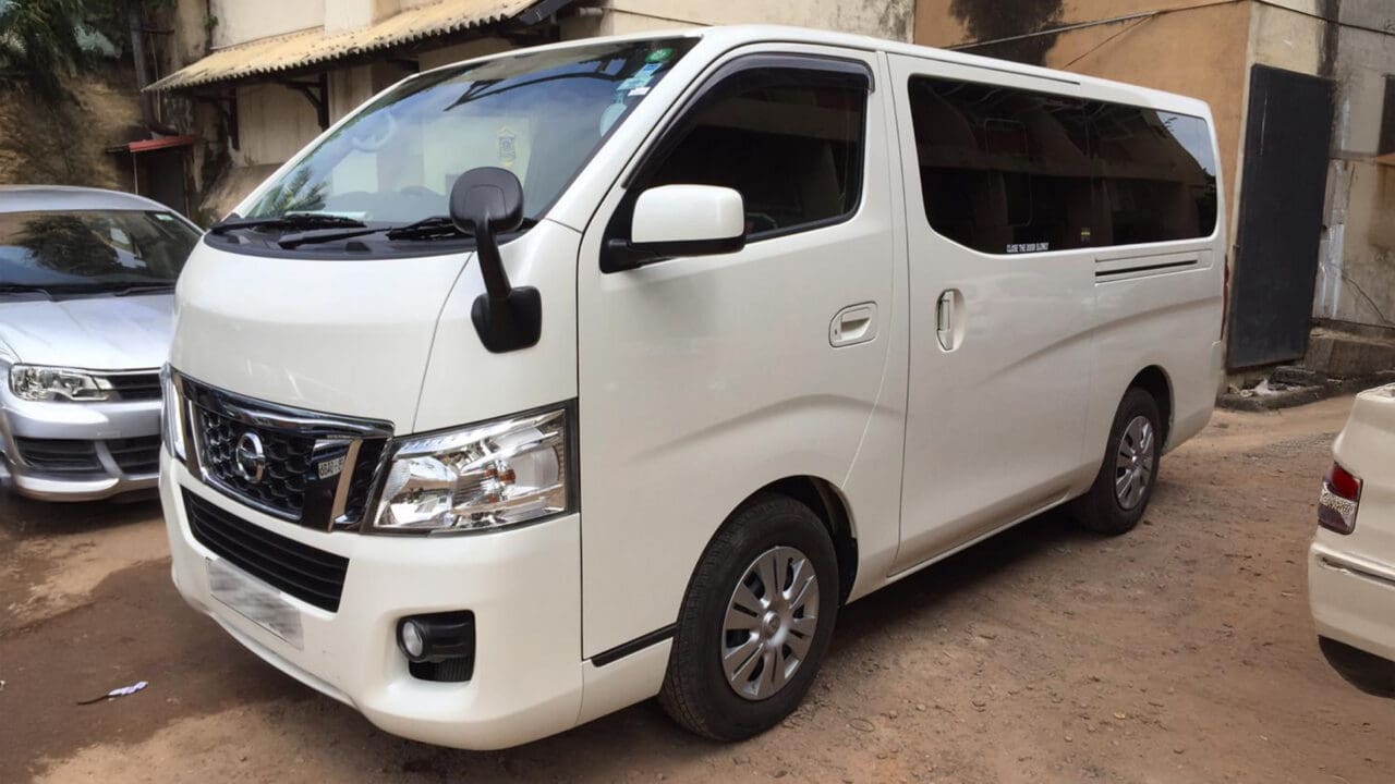 mini-bus-short-roof-07