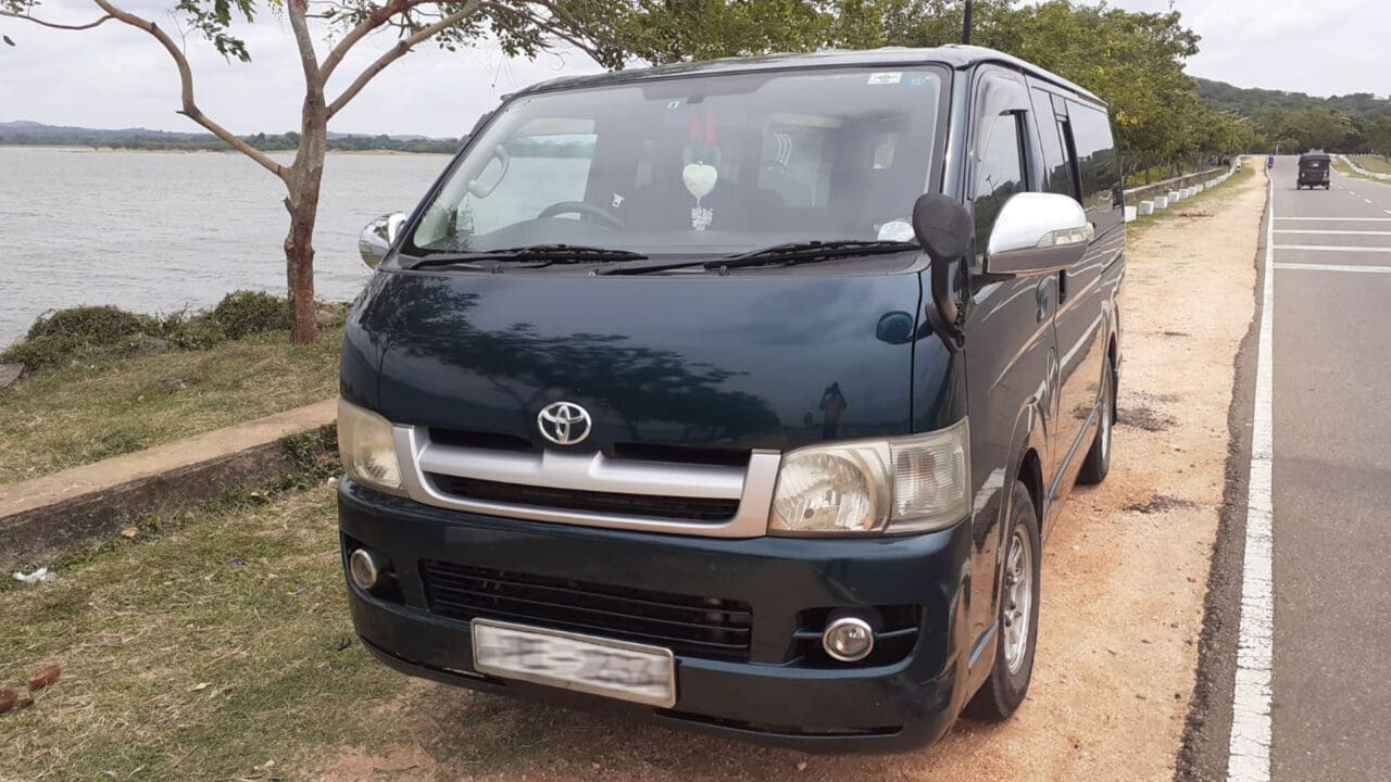 mini-bus-short-roof-08