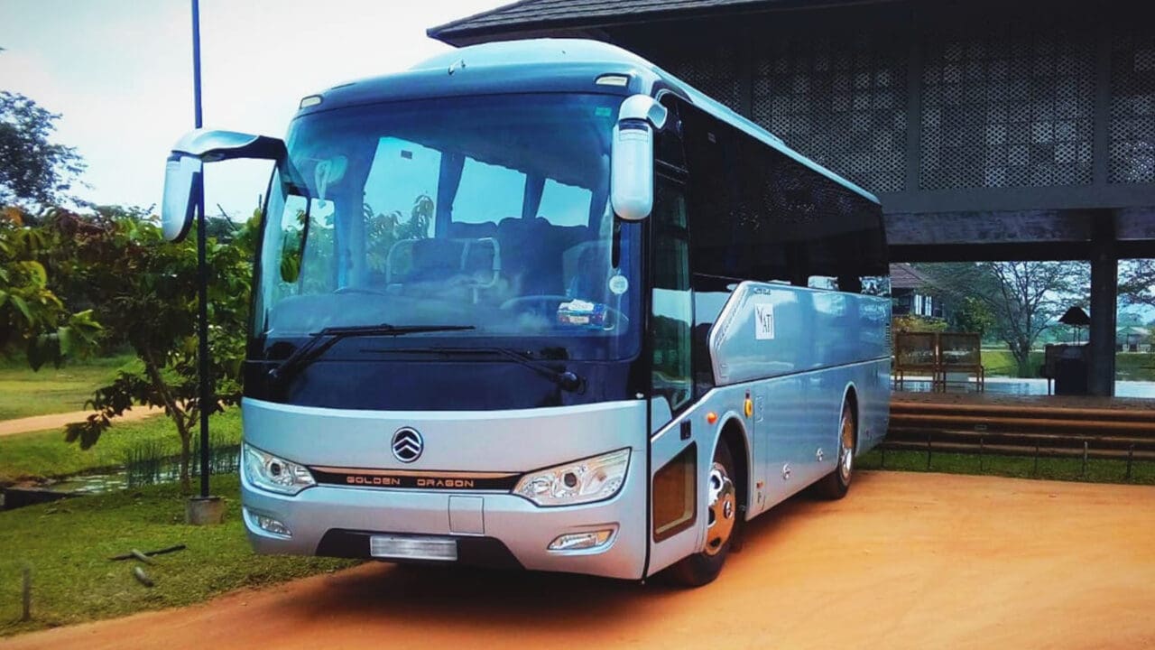 motor-coach-high-deck-03