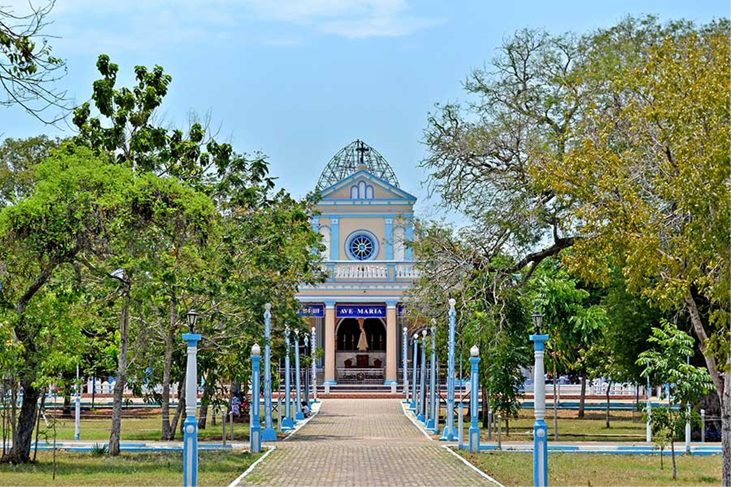 https://srilankatourdriverwithcar.com/wp-content/uploads/2025/10/shrine-of-our-lady-of-madhu.jpg